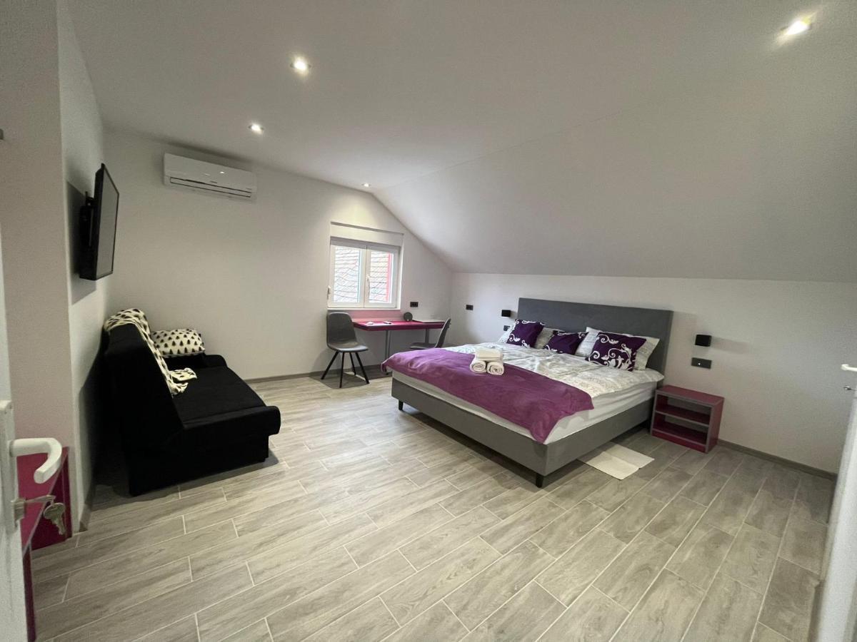 Rooms Jelak 大戈里察 外观 照片