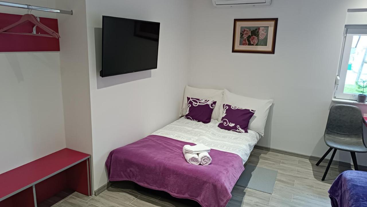 Rooms Jelak 大戈里察 外观 照片